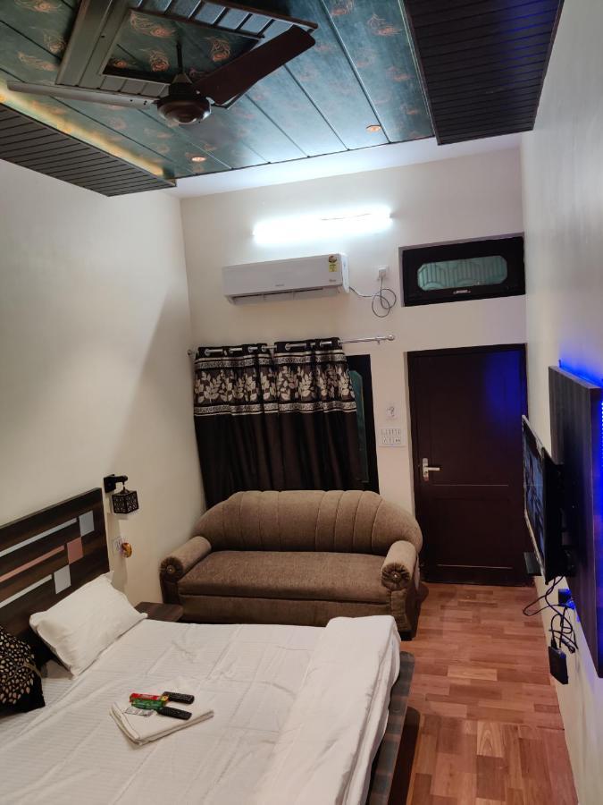 Keshav Hotel Farrukhabad Eksteriør billede