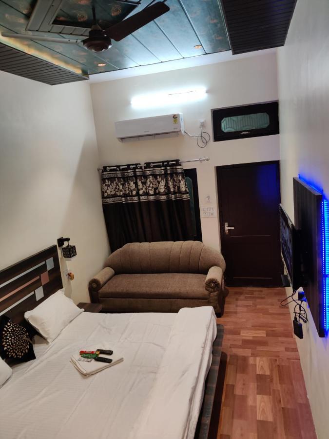 Keshav Hotel Farrukhabad Eksteriør billede