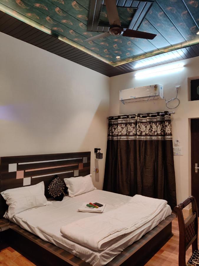 Keshav Hotel Farrukhabad Eksteriør billede